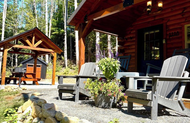 River Life Cabin Rentals: A