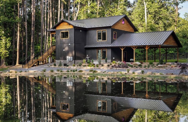 River Pines Retreat! Cozy 4-bedroom cabin on the Shenandoah River.