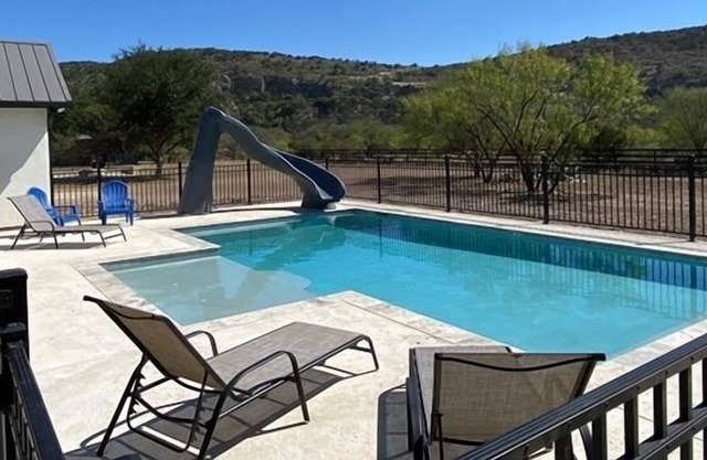 River Ridge, Private Pool, Wi-Fi, @ Frio River Vacation Rentals