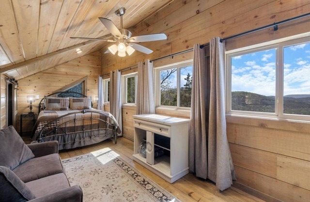 River Views, Rustic Cabin for 2