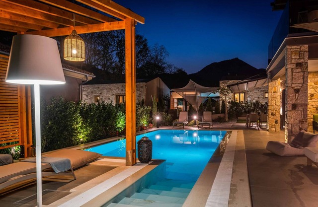 River Villas Elite - Three Bedroom Villa, Sleeps 6