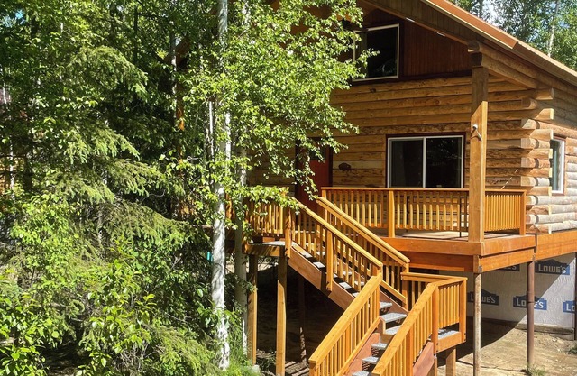 Riverfront, Authentic, Luxury Log Cabin-Bison