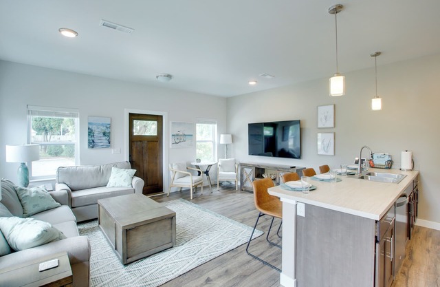 Riverfront Sheboygan Townhome w/Grill!