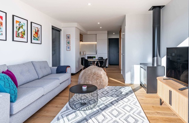 Riverside Lodge - Two Bedroom Luxury Townhouse