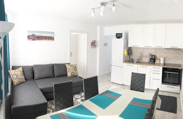 Riverside Ski Apartment