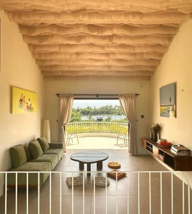 Riverside Villa with Garden