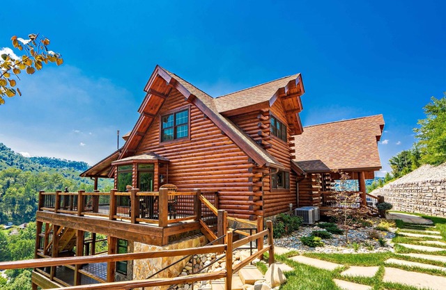 Roaring Fork Lodge | Fire Pit 🔥| Owner Managed | Private | Downtown | Hot Tub