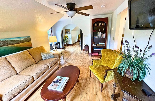 Rock Garden Rental | 3 Beds, comfortable and clean