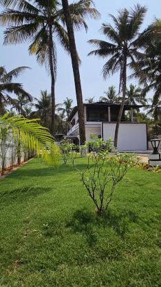 Rock n Ocean , Private Beach Stay