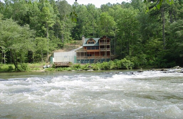 Rocky River: Amenity-Packed, Riverfront Retreat, 8-Person Hot Tub/Sport Court.