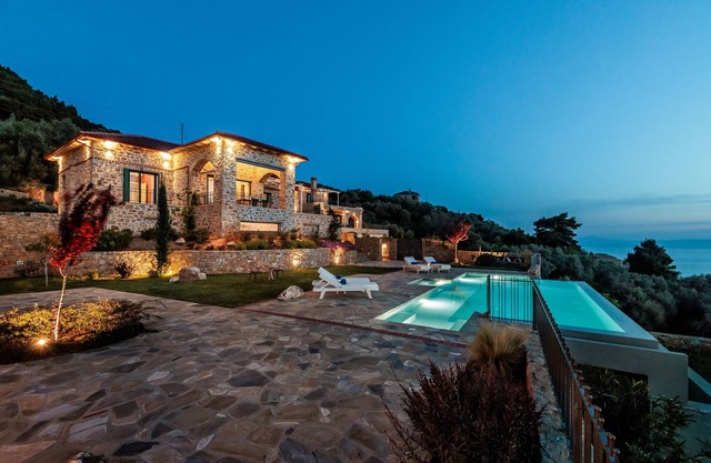 Rodon Luxury Villas Eos