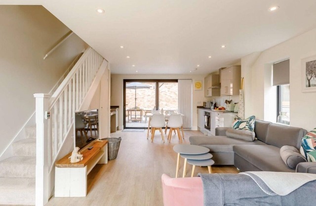 Roe Cottage, disabled adapted 2 bedroom, hot tub