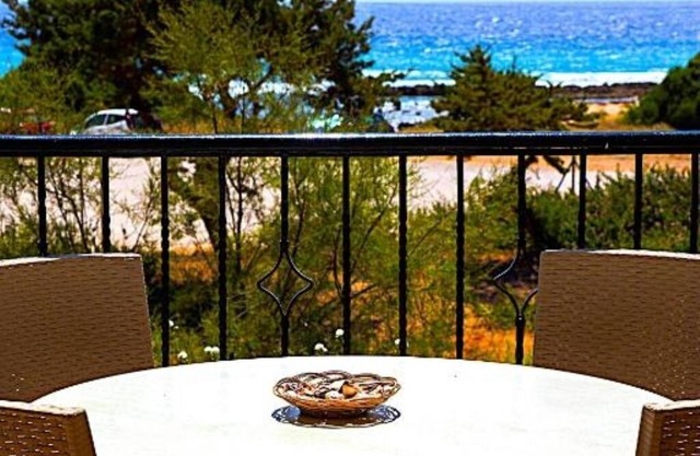 Romanos Beach Villas : Holiday Home - Beach Front