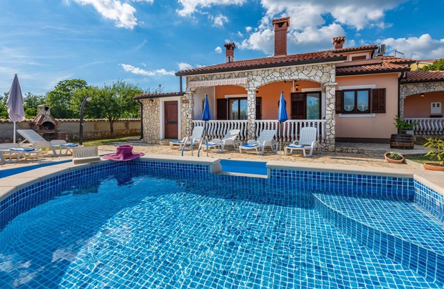 Romantic and charming newly opened pool villa