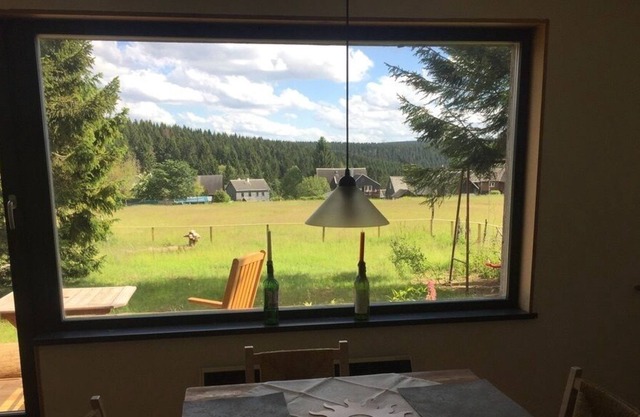 Romantic bungalow (56sqm) with a view of the Thuringian mountains