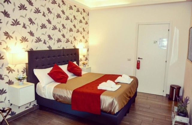 RomAntic Dreams Guest House: Double/Double Room with Single Beds