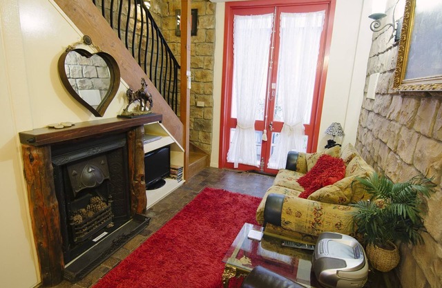 Romantic Getaway - The Stable on Olive