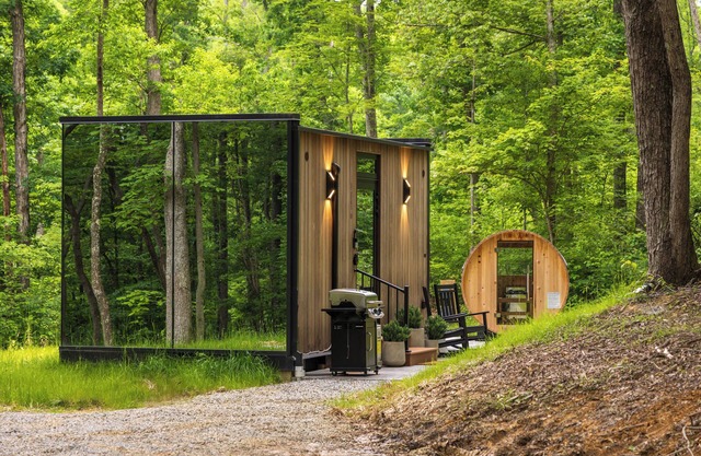 Romantic Hocking Hills Mirror Cabin ~ Stunning Nature Views ~ Hot Tub ~ Sauna