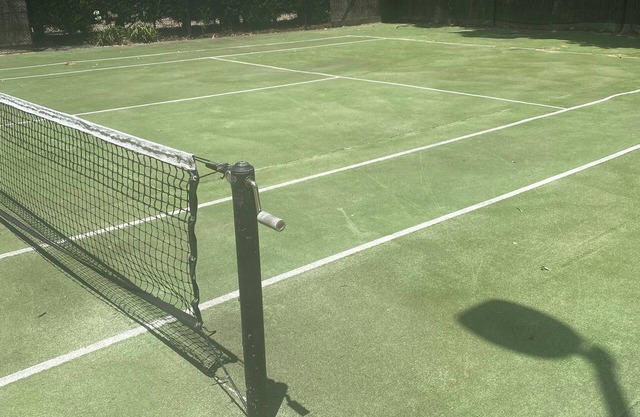 Romantic secluded villa with hot tub, tennis court and swimming pool.