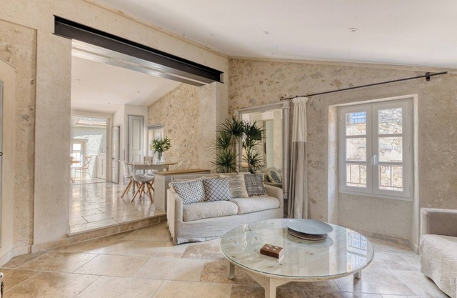 Romantic stone Loft in the heart of Valbonne