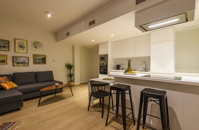 Romea Infinite Suite