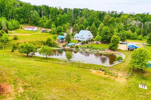 Ronda Home with Hot Tub and Fire Pit, Near Wineries!