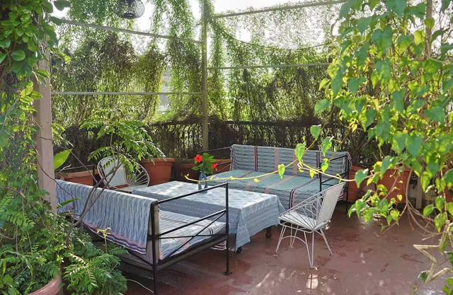 Rooftop Apartment with Garden View