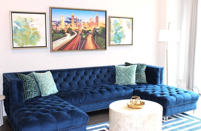 Rooftop/Skyline Views/Walk to Mercedes-Benz and enjoy some Free Fun for both Family and Adults