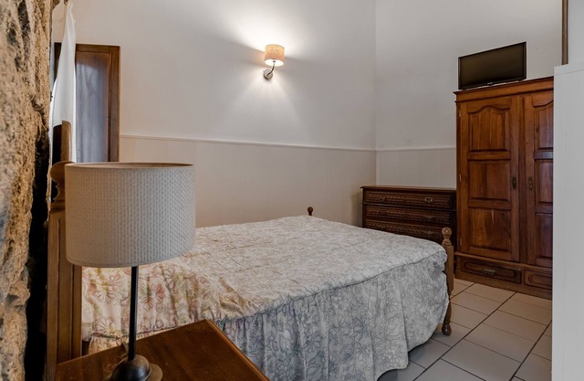 Room 'Casa Do Caldas - Quarto 5' with Shared Pool, Shared Terrace and Wi-Fi