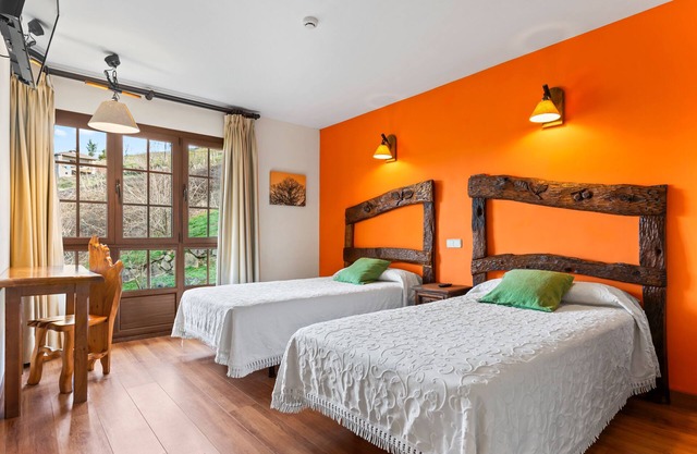 Room 'El Nogal' with Shared Pool, Shared Garden and Wi-Fi