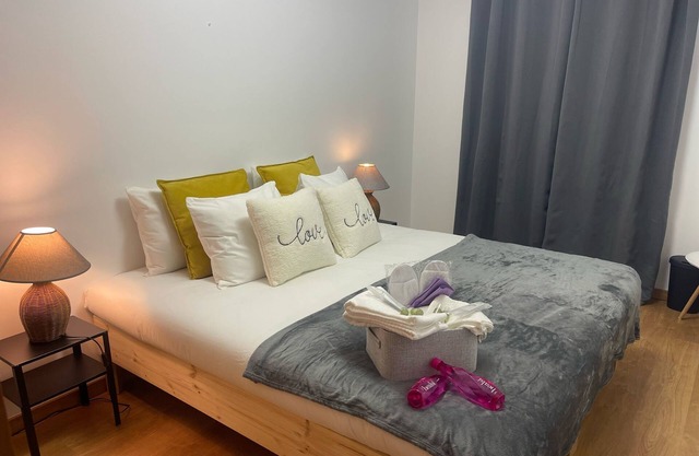 Room for 2 people with WC Living Room and Kitchen