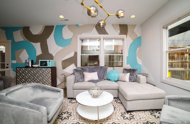 Room for Everyone – 7BR Luxury Stay in the Heart of Nashville