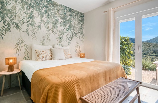 Room 'Hojas' with Mountain View, Wi-Fi, and Air Conditioning