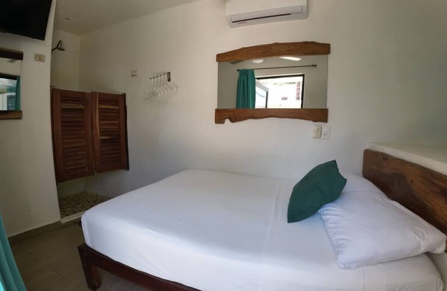 Room in front of the pool + Breakfast -Bacalar