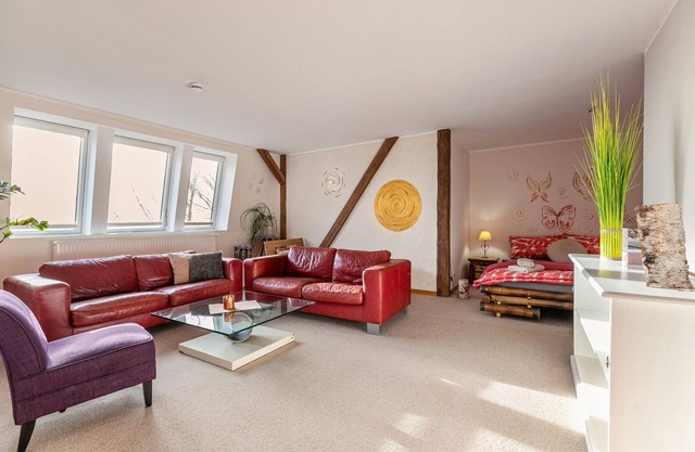 Room 'Jaspis Mit Rubin' with Shared Garden