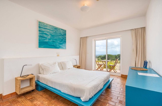 Room 'Março' with Sea View, Shared Pool and Wi-Fi