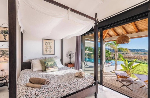 Room n°4 in Villa SCL - Heated pool - SPA Jacuzzi
