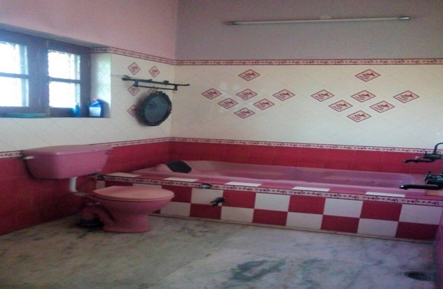 Room near Canal Road