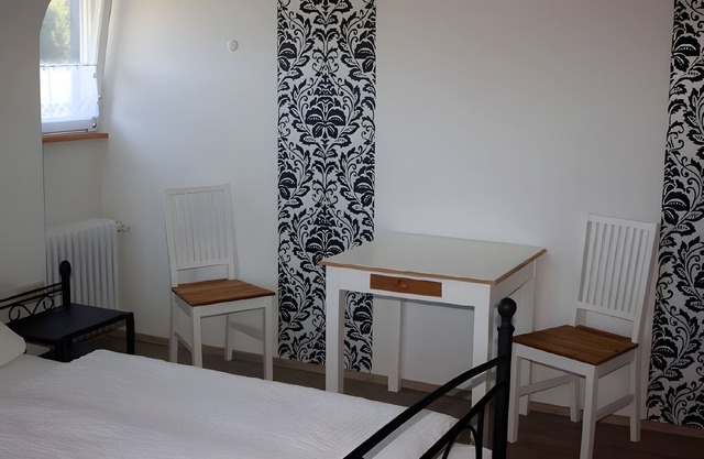 Room 'Nr 2 Mit Balkon' with Shared Terrace, Shared Garden and Wi-Fi