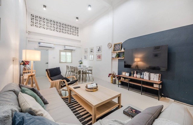 Roombix CityHouse -CozyHouse Near Bts for 12 ppl - RB4