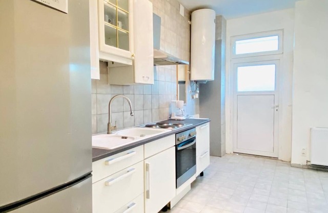 Rooms in Cozy 4BR Shared Apt Central