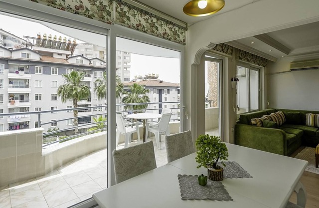 Roomy Flat With Pool in a Luxury Complex in Alanya