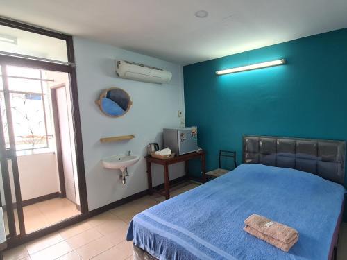 Roong-Arun Apartment