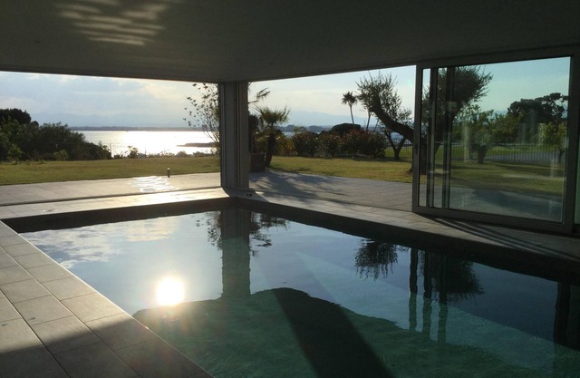 Roses: Magnificent contemporary villa with an indoor pool