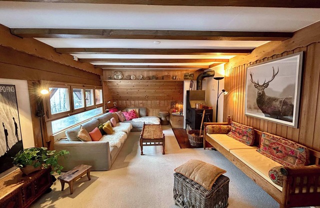 Rougemont Hideaway Chalet by the River