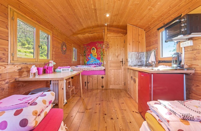 Roulotte Ferme St Pierre with Private Garden