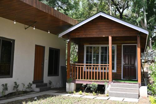 Royal cottage by royale palace