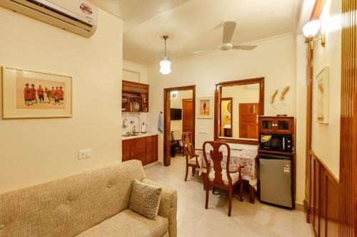 ROYAL SUITE 1 -Hauz Khas Village
