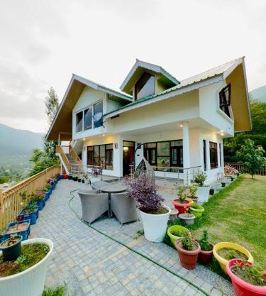ROYALE PEAKS villa sonamarg Rd
