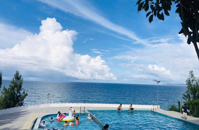 Rubeach Hotel & Resort